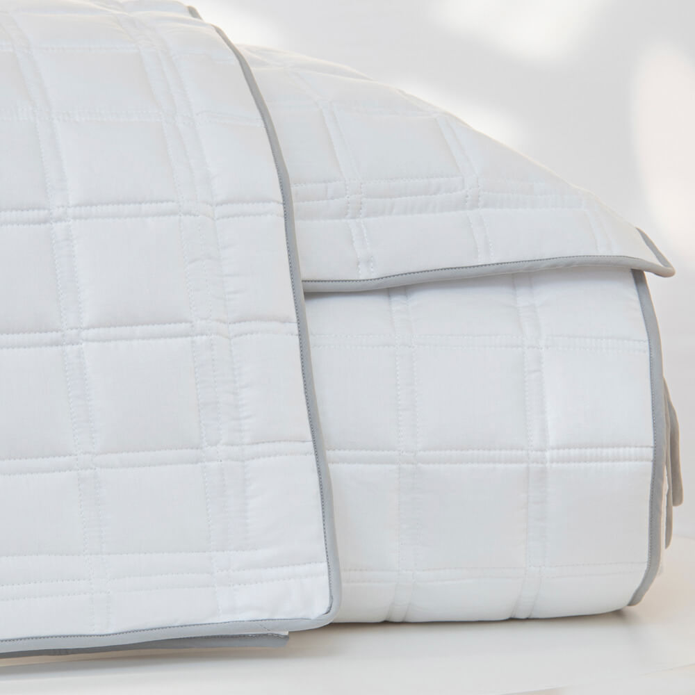 Colcha Trapuntada cetim 300 fios 100% algodão Clássica lisa - Imagem 1