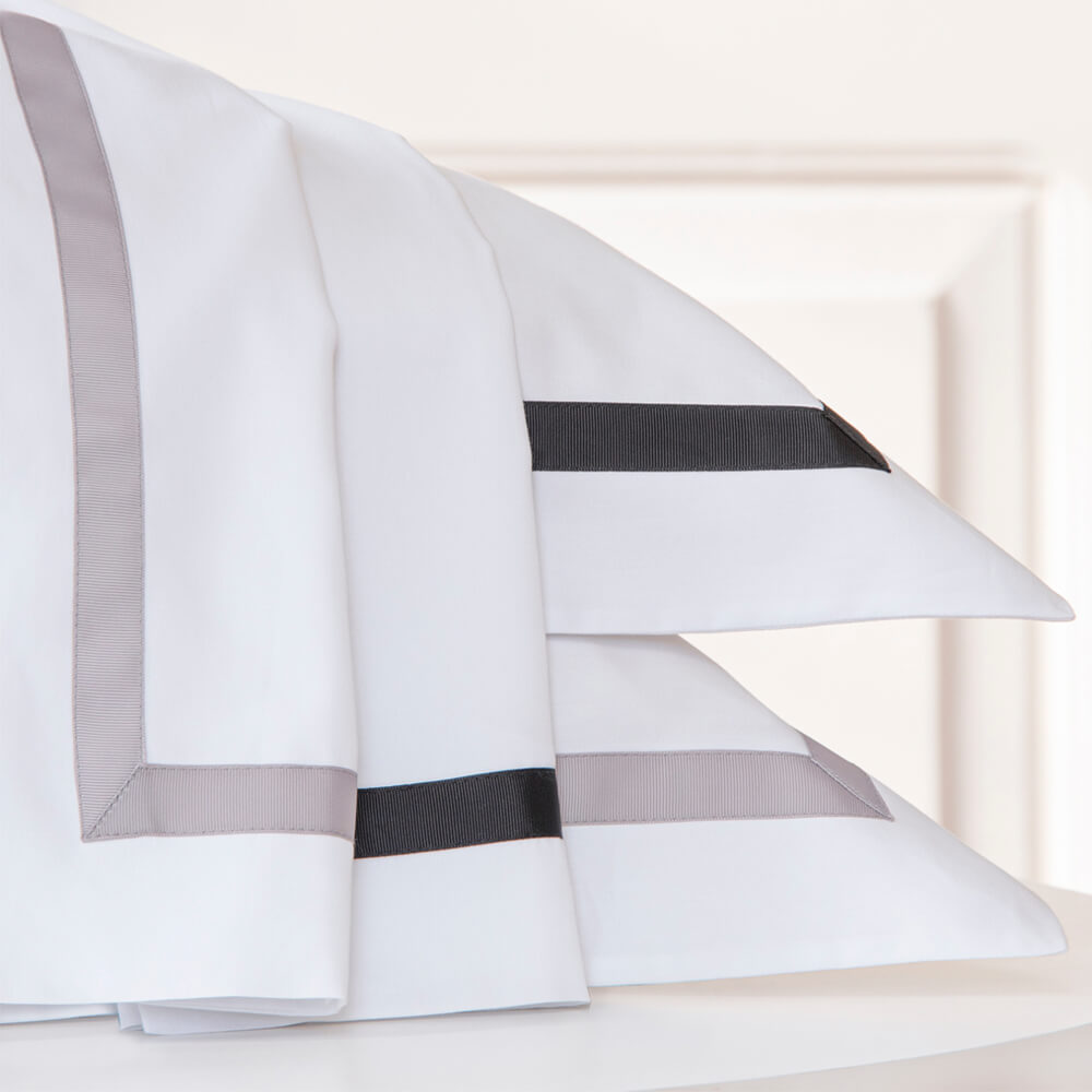 Fronha avulsa cetim 300 fios 100% algodão Clássica lisa - Imagem 1