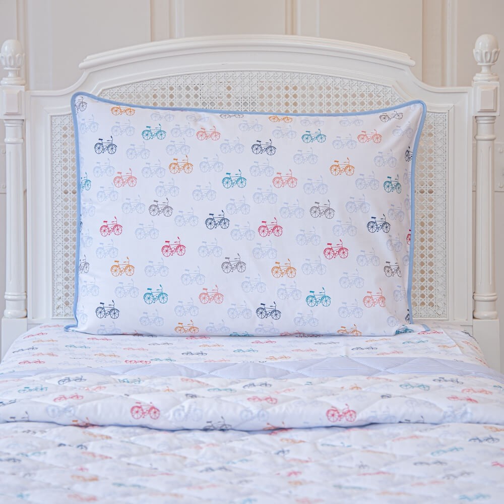 Fronha avulsa infantil percal 200 fios Bike estampada - Imagem 1