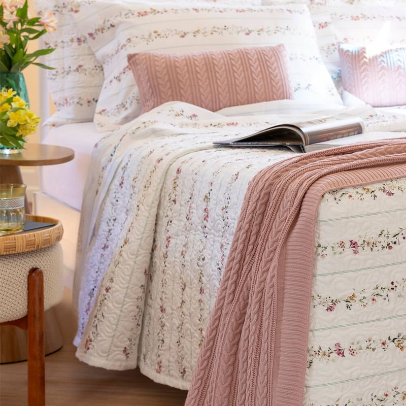 COLCHA_TRAPUNTADA_CETIM_300_FIOS_MARSELHA_ESTAMPADA-9-8